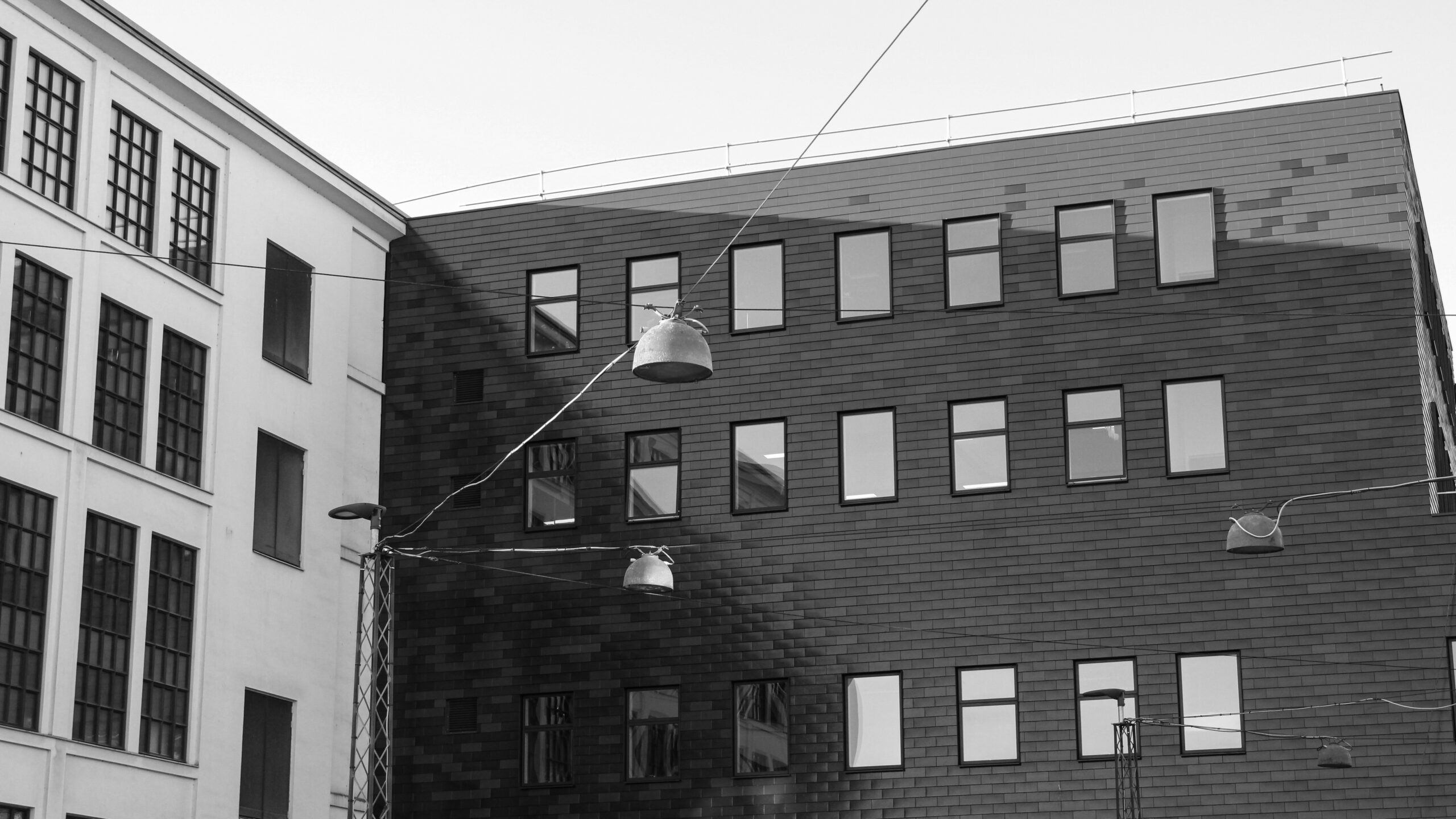 Brostræde 3-5. Kolding - Tag- og facaderenovering med røde skærmtegl
