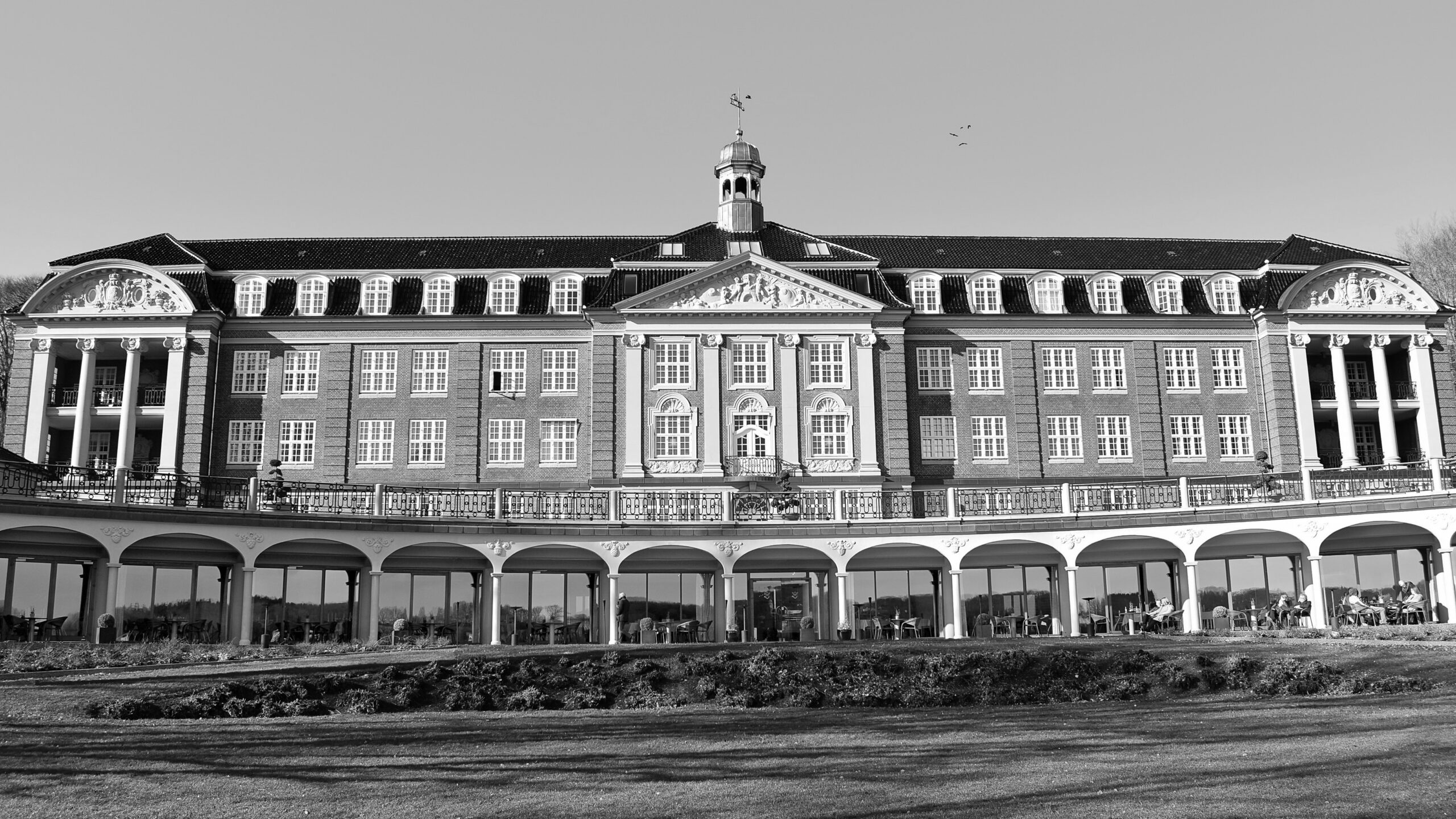 Hotel Koldingfjord - Omfattende tagrenovering på hovedbygningen